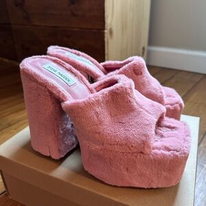 Used Steve Madden Trixie Furry Sandals